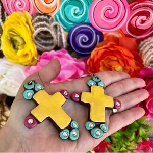 SOOKIE SOOKIE CROSS EARRINGS